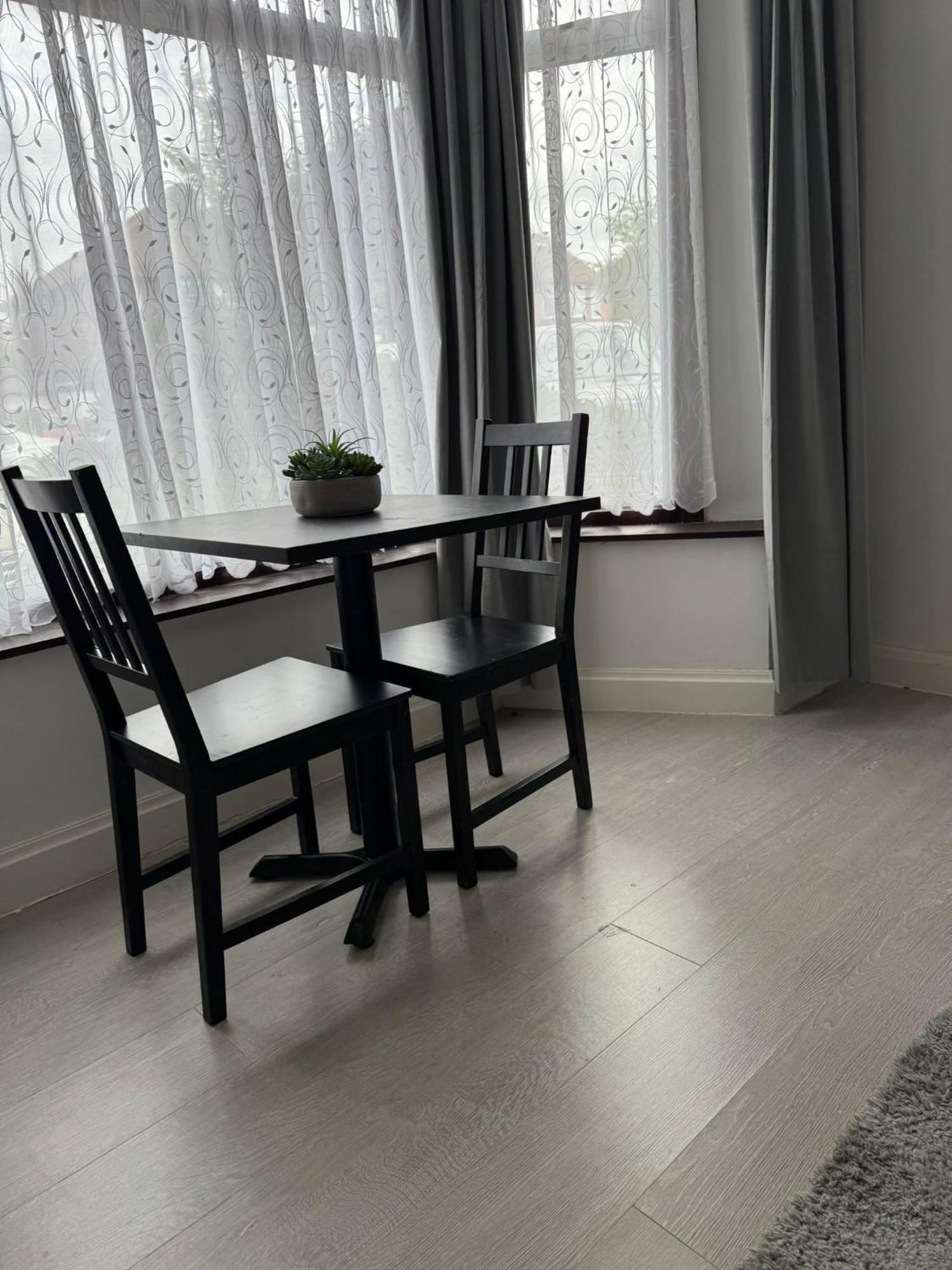 Spacious In Golders Estate 1